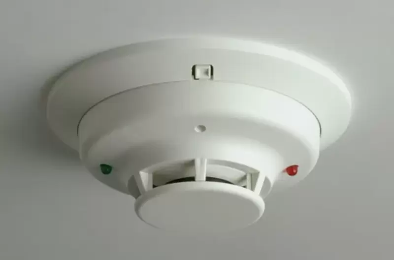 Where to Install Smoke Detector in Bedroom With Ceiling Fan