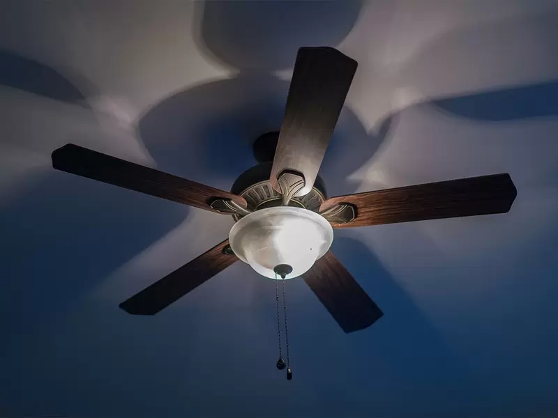 Which Way Should a Fan Spin in Summer